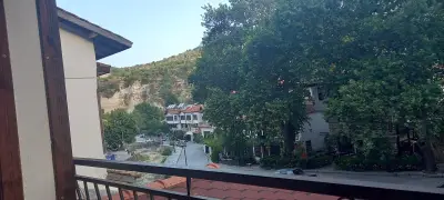 Къща за Гости Чинарите