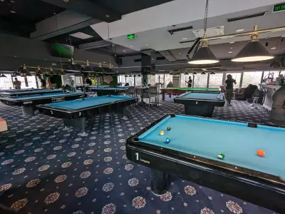 Билярд клуб-8 Ball Club