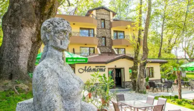 Eco Hotel Momata
