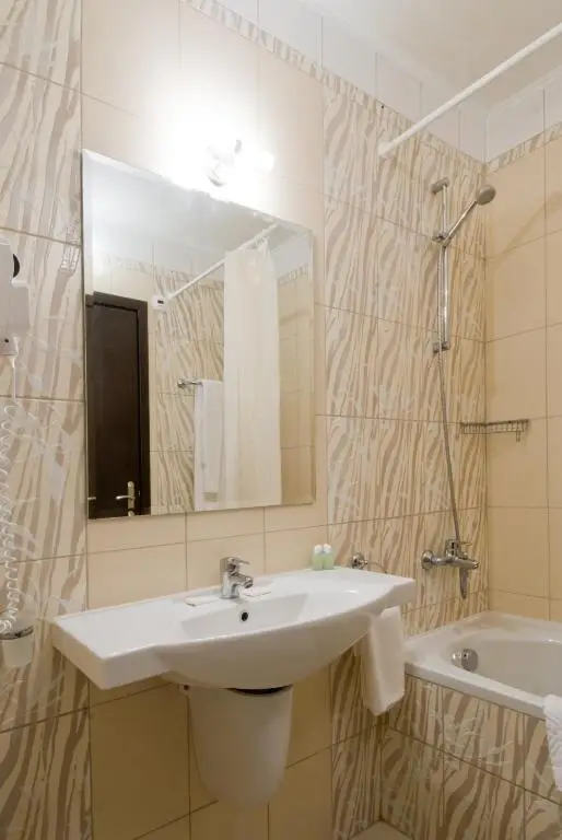 Standard Twin Room (2+1)