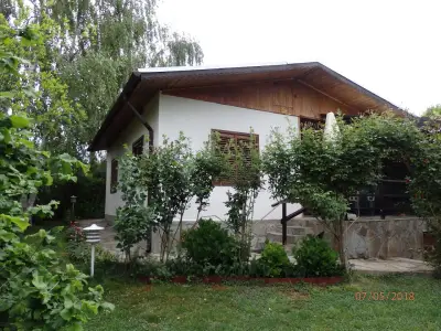 Вила Приятели