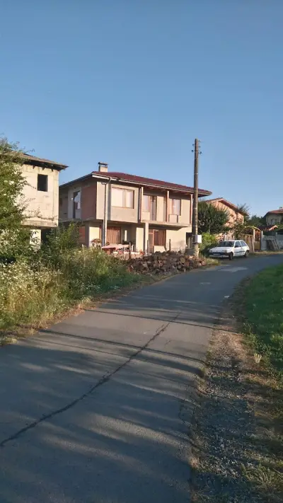 Вила Приятели