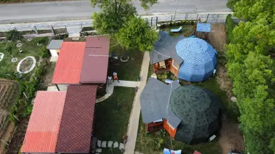Куполни бунгала Арапя