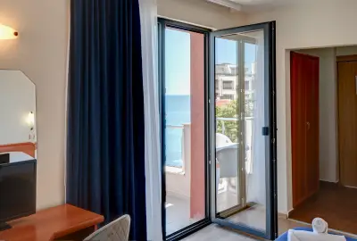 Amon Ra Hotel
