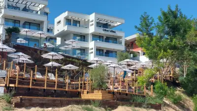 Olive Villas- Free beach access & Free parking