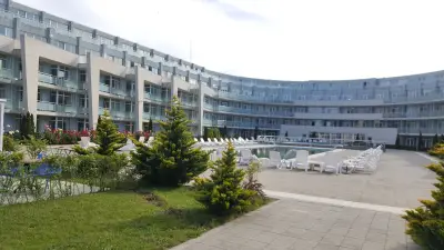 Роял Бийч Марина Черноморец Градина