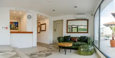 JI HOTEL