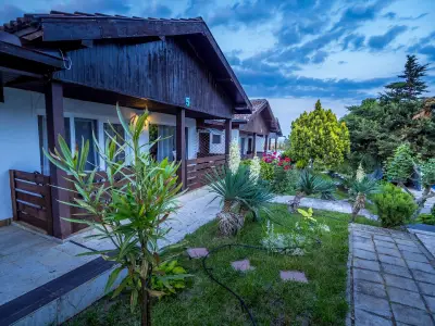 Alexander Bungalows