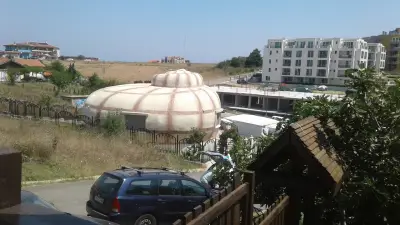 Вила Южен Бряг