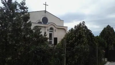 House Rezvaya with rooms for rent