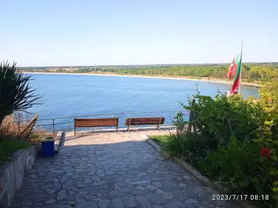 House Rezvaya with rooms for rent