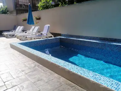 Семеен Хотел Власта
