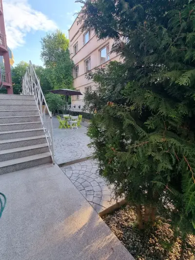 Бутикови апартаменти Емона