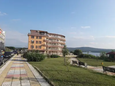 Хотел М1