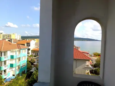 Хотел Левтери