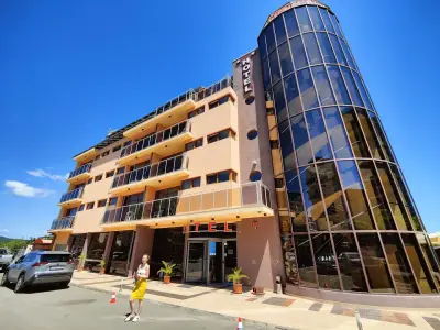 North Beach Hotel