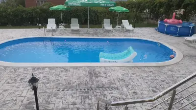 Pool Bar and Grill Yavornitsa