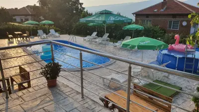 Pool Bar and Grill Yavornitsa