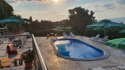 Pool Bar and Grill Yavornitsa