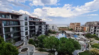 Rose Gardens Apart Hotel