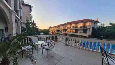 The Cliff Beach Apartments