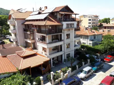 Guest House Lazur