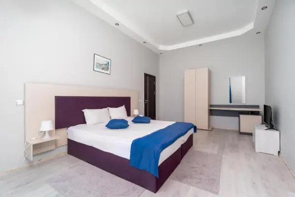 Two-Bedroom Apartment – Free Beach Access