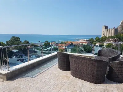 Royal Cove ApartHotel - Self-catering