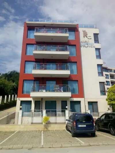 Royal Cove ApartHotel - Self-catering