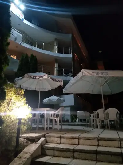 MARINA REZIDENCE ***