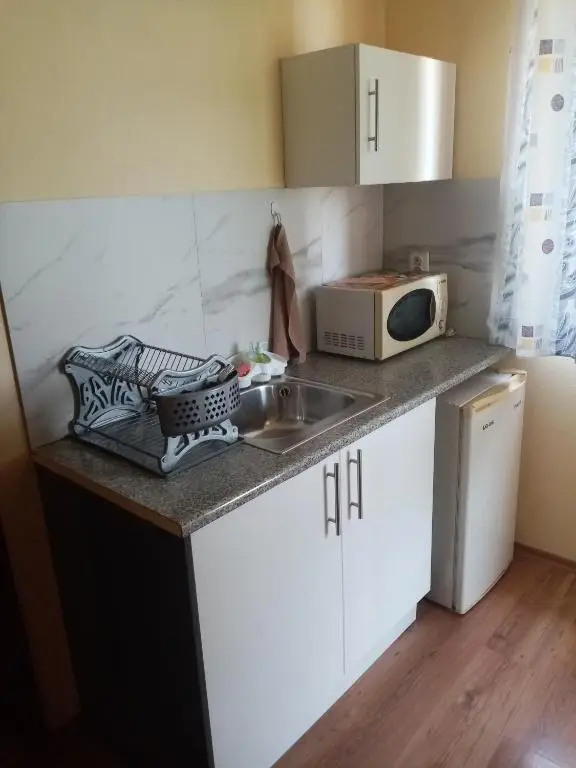 Студио с изглед към морето