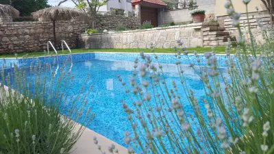 Villa Komitata-Pool and Jacuzzi