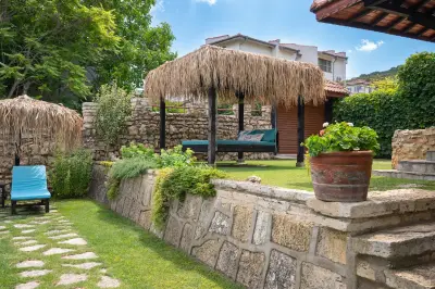 Villa Komitata-Pool and Jacuzzi