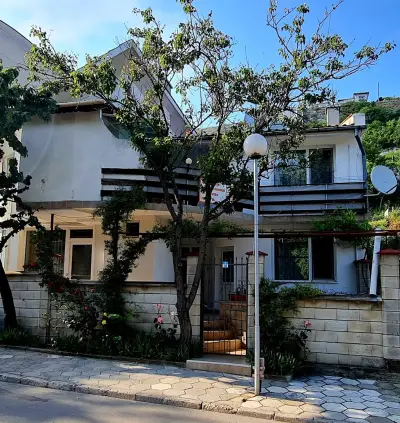 Fema Guest House