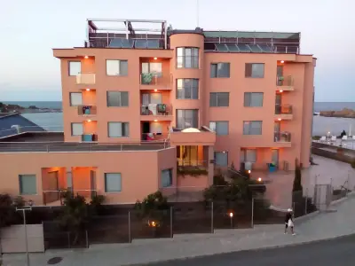 Хотел Невен