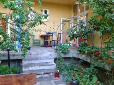 Семеен Хотел Шарената Къща