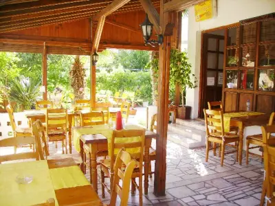 Casa Bella - Family Restaurant and Guest House