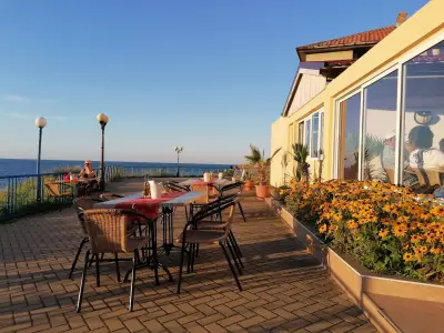 Casa Bella - Family Restaurant and Guest House