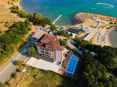Lecardo Hotel