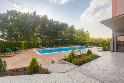 Lecardo Hotel