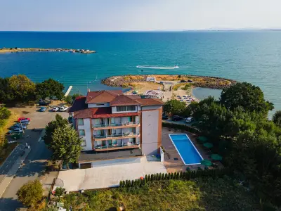 Lecardo Hotel