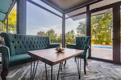Lecardo Hotel