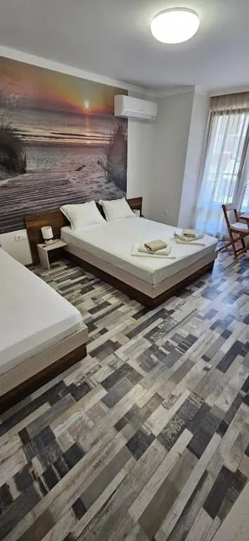 Тройна стая