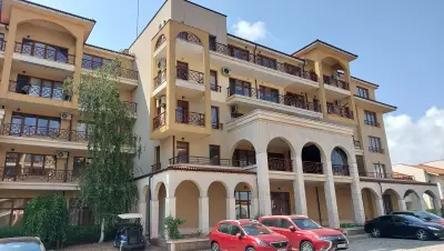 Лайтхаус Апартаменти и Вили
