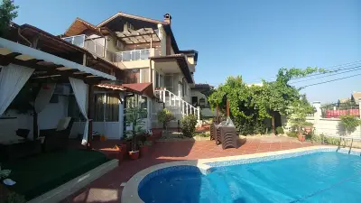 Вила Рени