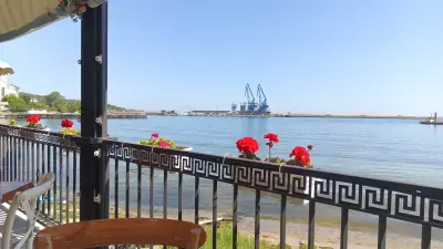 Селена хотел