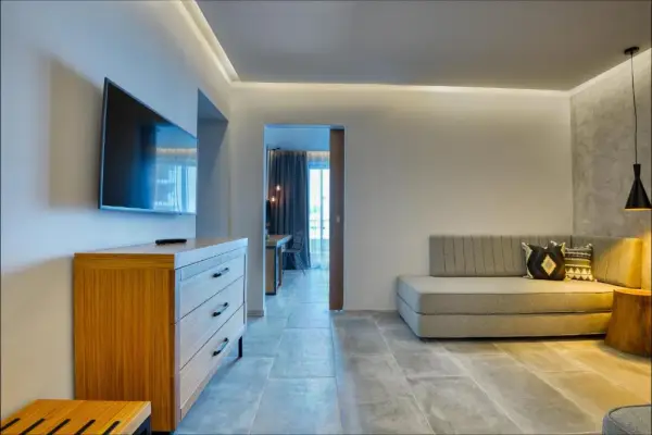 Family Room (4 Persons) – Free Private Beach & Aquapark Access