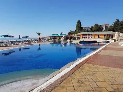 Моко Бийч под управлението на Грифид - 24 часа ултра ол инклузив и частен плаж