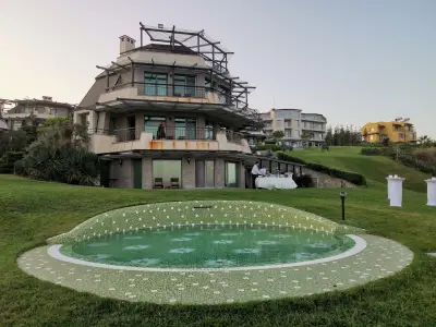 Art Complex Anel