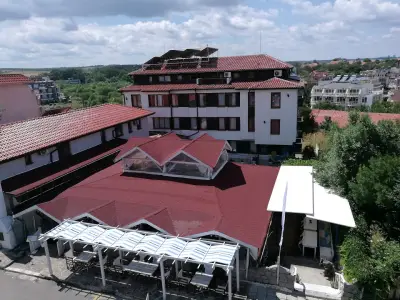 Хотел Лагуна